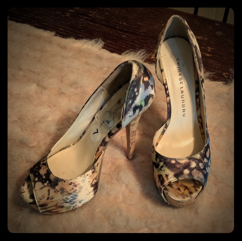 Chinese Laundry MultiColor Animal Print Heels Sz 7